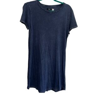 Navy blue BGD T-shirt dress mid-length. Size medium